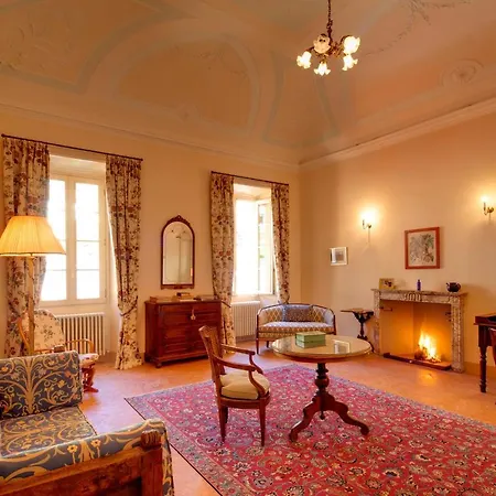 Sleeps 30 Pool Air Con