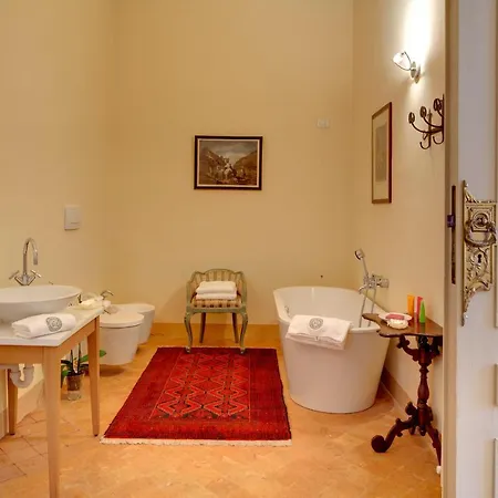 Sleeps 30 Pool Air Con
