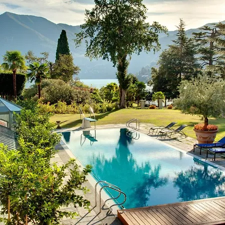 Villa Sleeps 30 Pool Air Con