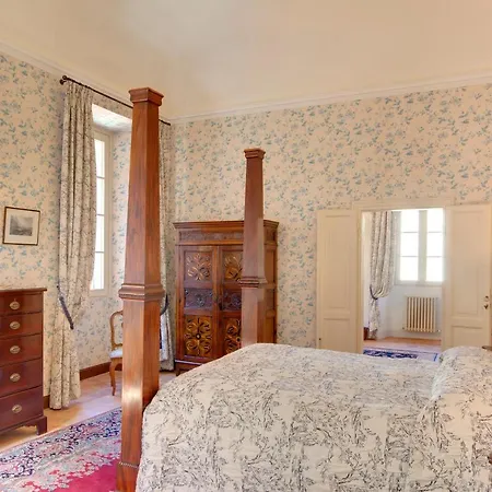 Sleeps 30 Pool Air Con * Moltrasio