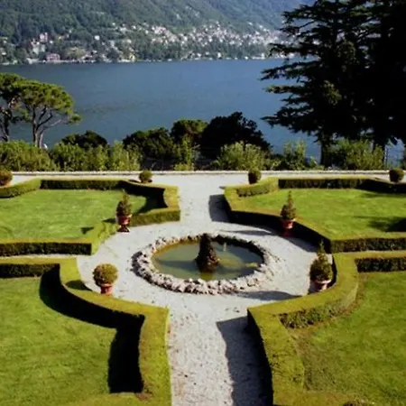 Sleeps 30 Pool Air Con Villa Moltrasio